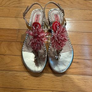 EUC Betsey Johnson flamingo sandals